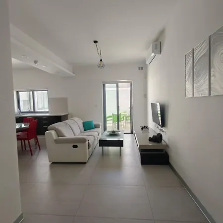 Cozy Double With Private Bath *