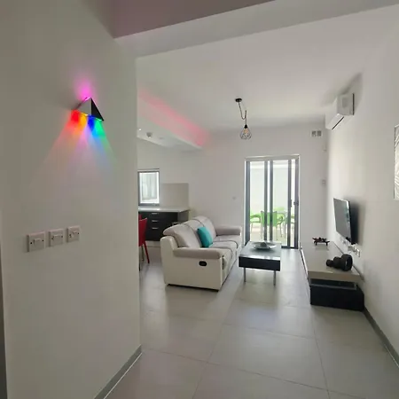 Проживание в семье Cozy Double With Private Bath Пемброк