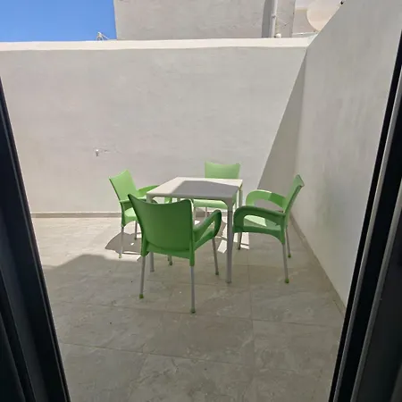 Cozy Double With Private Bath Homestay