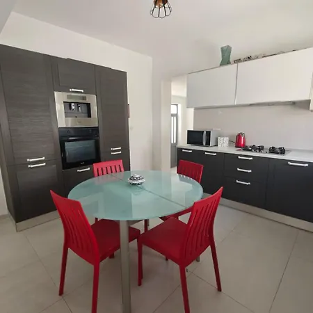 Cozy Double With Private Bath * Pembroke