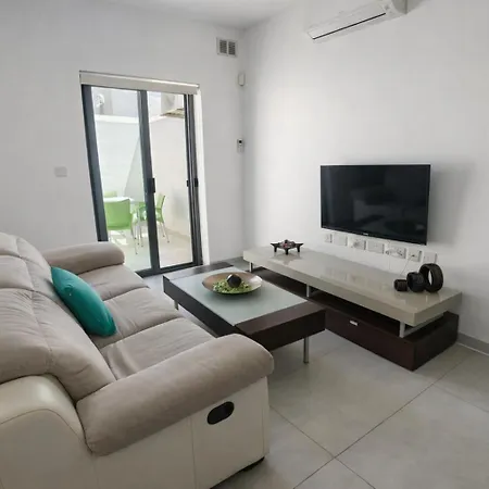 Modern Double In Peaceful Just Minutes Away From St Julians *