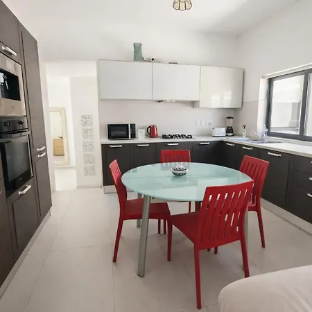 Modern Double In Peaceful Just Minutes Away From St Julians